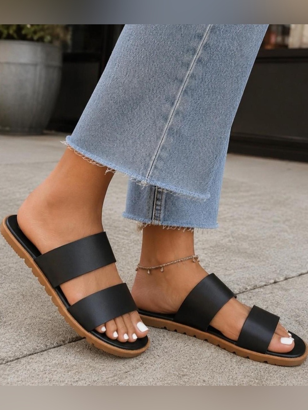 Sorel Women's Ella II Slide Sandal in Black